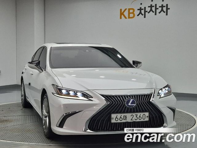 Lexus ES Executive — пробег 46 281 км — фото 1 из 5