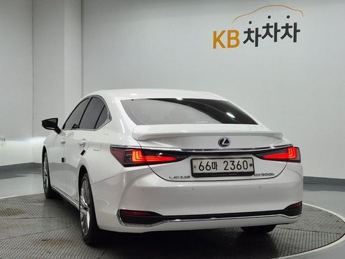 Lexus ES Executive — пробег 46 281 км — фото 3 из 5