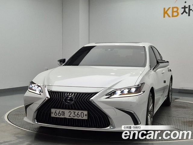 Lexus ES Executive — пробег 46 281 км — фото 4 из 5