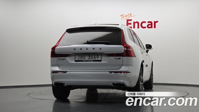Volvo XC60 T6 Inscription — пробег 81 701 км — фото 4 из 5