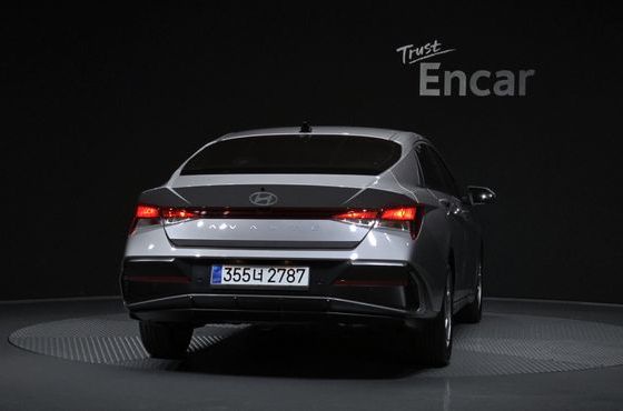 Hyundai AVANTE 1.6 Smart — пробег 2 413 км — фото 4 из 5