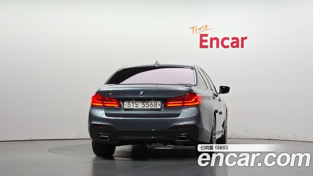 BMW 5-Series 520d xDrive M Sport Package — пробег 117 036 км — фото 4 из 5