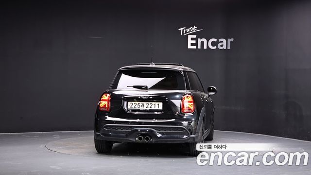 Mini Cooper Classic Launch Pack Third Generation — пробег 10 851 км — фото 4 из 5
