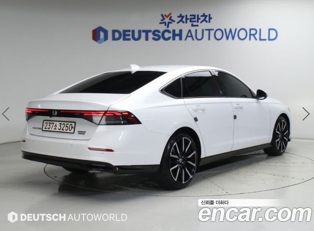 Honda Accord 2.0 Hybrid Touring — пробег 22 986 км — фото 2 из 5
