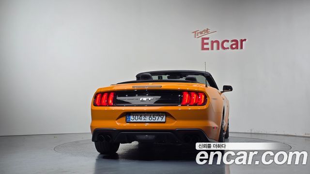 Ford Mustang GT Convertible — пробег 90 825 км — фото 4 из 5