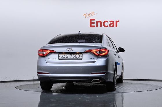Hyundai Sonata LPI Premium — пробег 268 549 км — фото 4 из 5