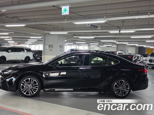 Toyota Camry 2.5 XLE Premium Hybrid — пробег 9 км — фото 3 из 5