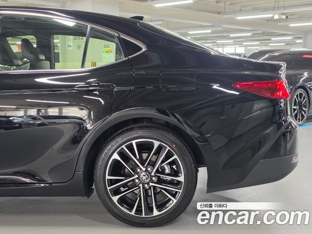 Toyota Camry 2.5 XLE Premium Hybrid — пробег 9 км — фото 5 из 5