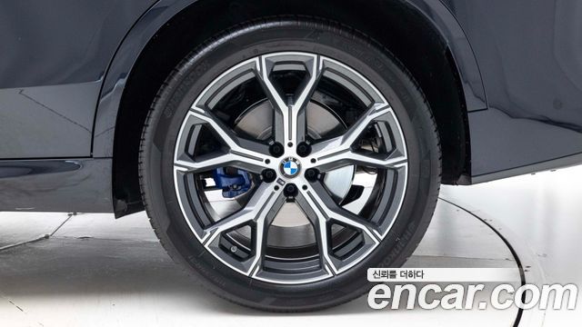 BMW X5 xDrive 40i M Sport — пробег 4 065 км — фото 5 из 5