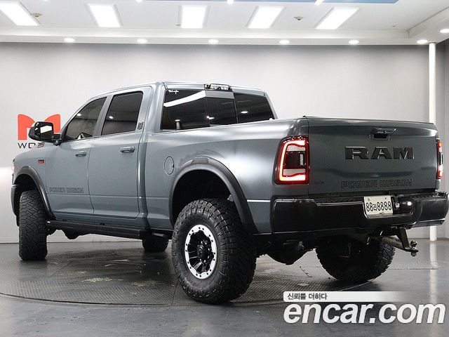 Dodge Ram Pick Up 6.4 — пробег 32 431 км — фото 4 из 5