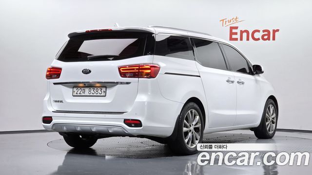 Kia Carnival из Кореи Encar