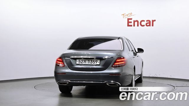Mercedes-Benz E-Class из Кореи Encar