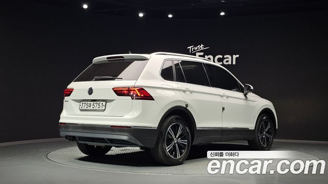 Volkswagen Tiguan 2.0 TDI Prestige — пробег 128 927 км — фото 2 из 5