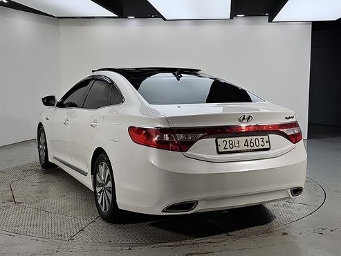 Hyundai Grandeur Premium — пробег 211 604 км — фото 3 из 5