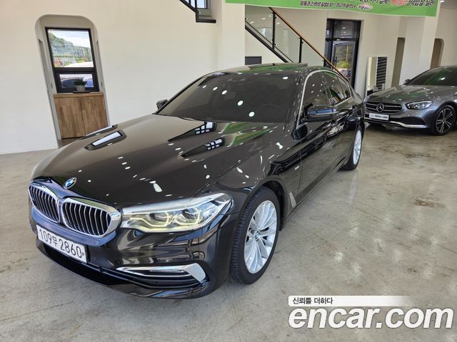 BMW 5-Series 530i Luxury Plus — пробег 73 674 км — фото 1 из 5