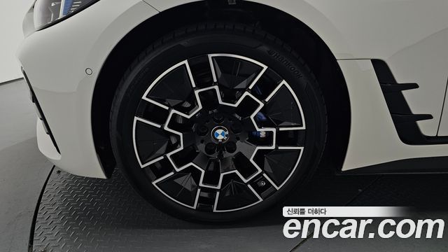 BMW i4 eDrive40 M Sports — пробег 13 182 км — фото 5 из 5