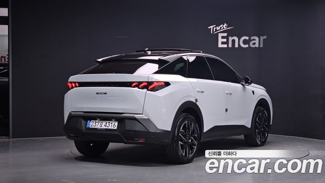 Peugeot 3008 1.2 Hybrid GT — пробег 7 685 км — фото 2 из 5