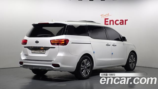 Kia Carnival из Кореи Encar