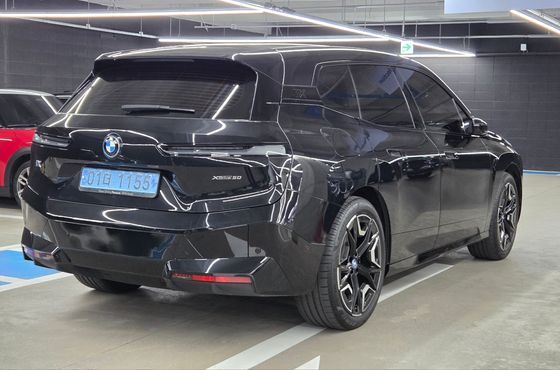 BMW iX xDrive50 Sports Plus — пробег 25 000 км — фото 2 из 5