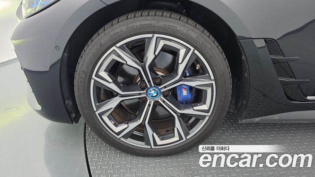 BMW i4 eDrive40 M Sports Pro — пробег 75 013 км — фото 5 из 5