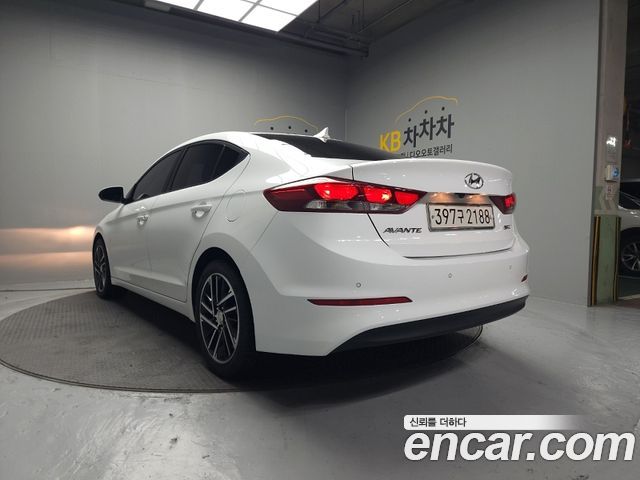 Hyundai AVANTE из Кореи Encar
