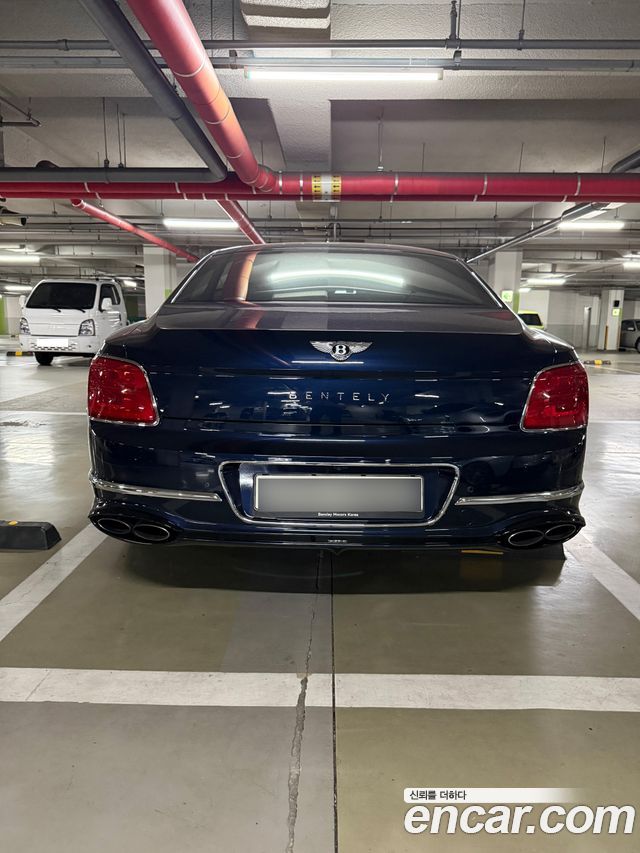 Bentley Flying Spur 4.0 — пробег 30 489 км — фото 4 из 5