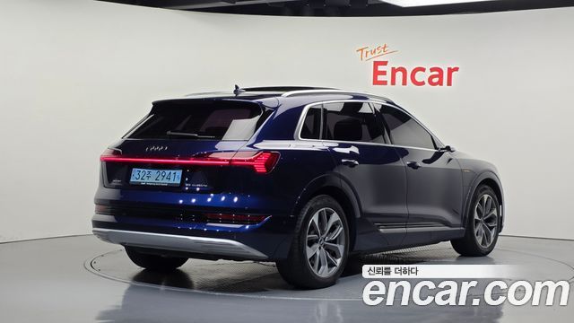 Audi e-tron 55 Quattro — пробег 97 654 км — фото 2 из 5
