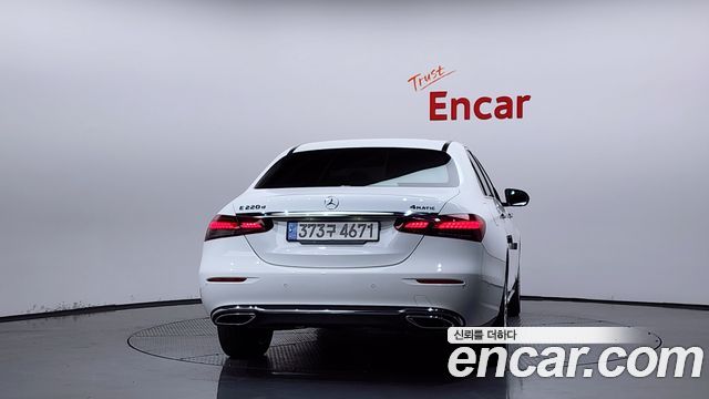 Mercedes-Benz E-Class из Кореи Encar