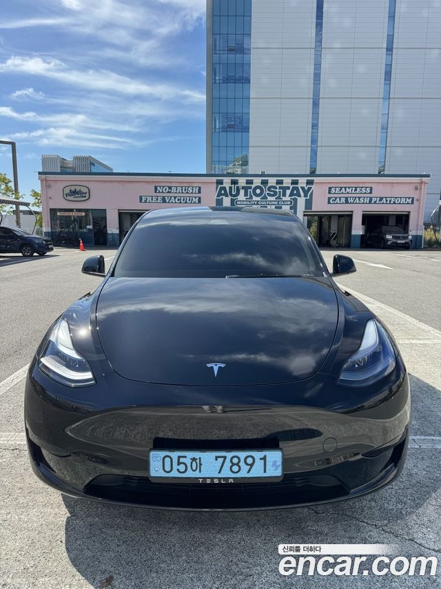 Tesla Model Y RWD — пробег 19 578 км — фото 1 из 5