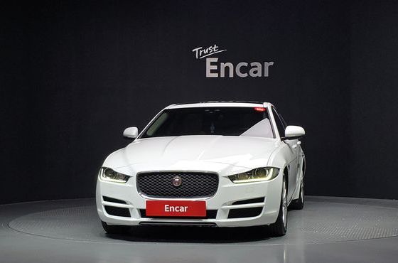 Jaguar XE 20d Prestige — пробег 155 184 км — фото 3 из 5