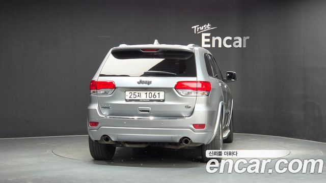 Jeep Cherokee 3.0 Diesel Overland WK2 — пробег 233 228 км — фото 4 из 5
