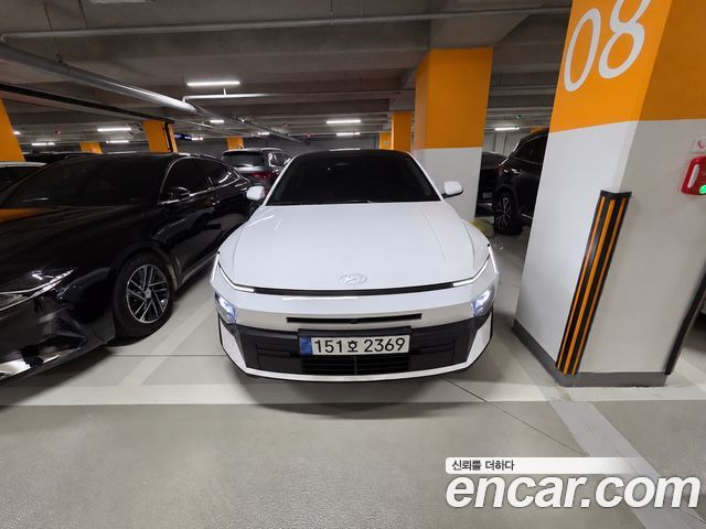 Hyundai AVANTE 2.0 Premium — пробег 2 305 км — фото 1 из 5