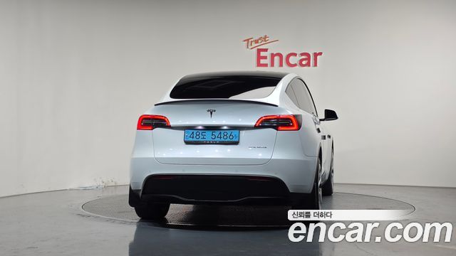 Tesla Model Y Long Range AWD — пробег 61 594 км — фото 4 из 5