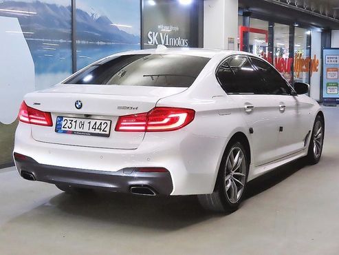 BMW 5-Series 520d M Sport Package Plus — пробег 90 925 км — фото 4 из 5