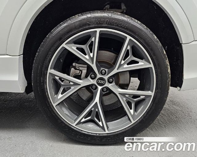 Audi Q8 50 TDI Quattro Premium — пробег 48 100 км — фото 5 из 5