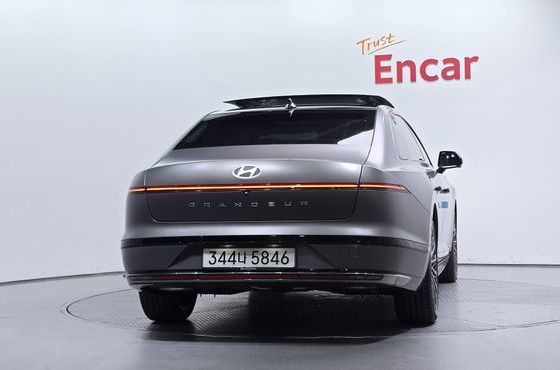 Hyundai Grandeur Calligraphy — пробег 8 788 км — фото 4 из 5