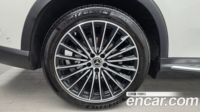 Mercedes-Benz GLC-Class GLC300 4MATIC AMG Line — пробег 56 810 км — фото 5 из 5
