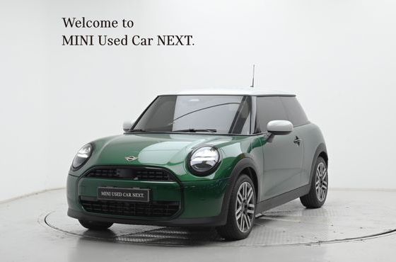 Mini Cooper Essential — пробег 28 км