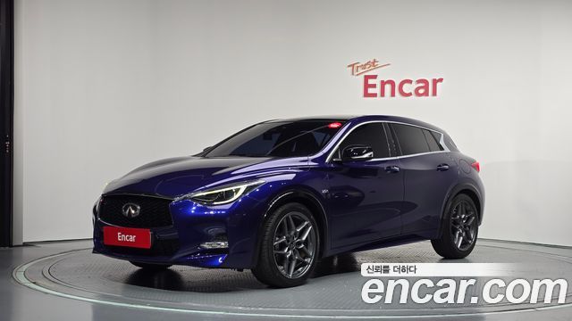 Infiniti Q30 2.0 Exclusive City Black — пробег 38 724 км — фото 1 из 5