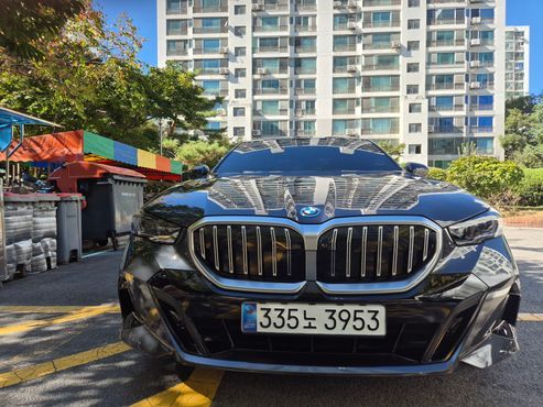 BMW 5-Series 530e M Sport — пробег 9 360 км — фото 3 из 5