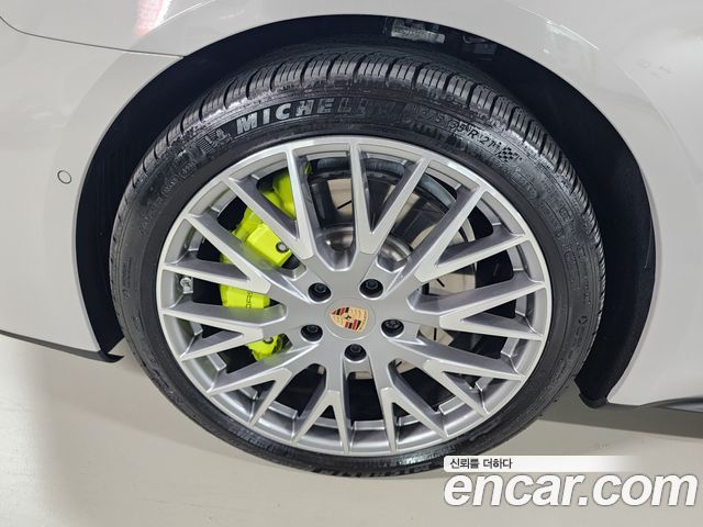 Porsche Panamera 2.9 AWD E-Hybrid — пробег 5 622 км — фото 5 из 5
