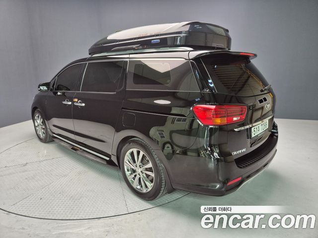 Kia Carnival 9-Seater Noblesse — пробег 141 000 км — фото 4 из 5