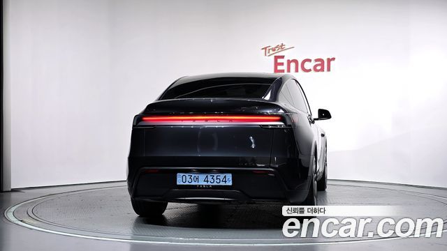 Tesla Model Y RWD — пробег 33 345 км — фото 4 из 5