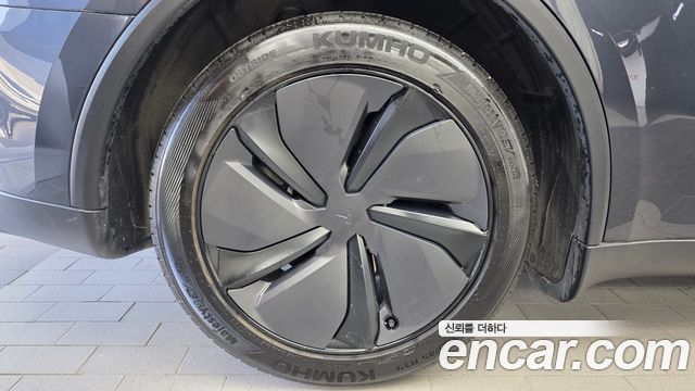 Tesla Model Y RWD — пробег 33 345 км — фото 5 из 5
