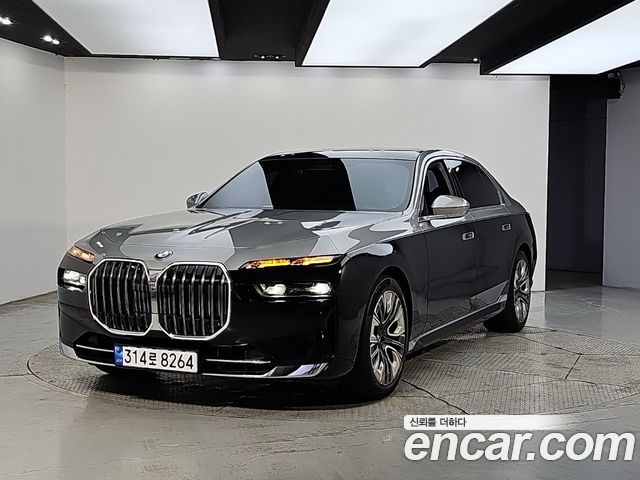 BMW 7-Series 740d xDrive Design Pure Excellence — пробег 104 021 км — фото 1 из 5