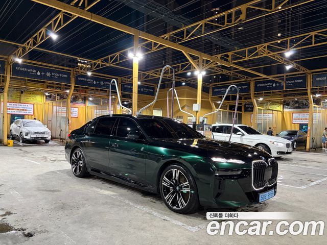 BMW i7 eDrive 50 M Sport Limited — пробег 24 000 км — фото 1 из 5