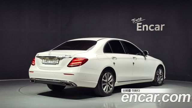Mercedes-Benz E-Class E300 4MATIC Avnatgarde — пробег 100 076 км — фото 2 из 5