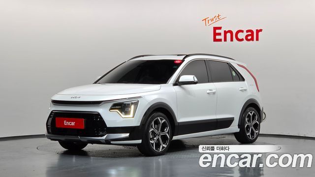 Kia Niro Signature — пробег 72 370 км — фото 1 из 5