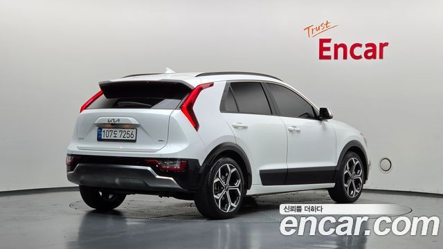 Kia Niro Signature — пробег 72 370 км — фото 2 из 5