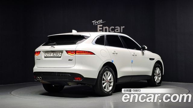 Jaguar F-PACE 20d Portfolio — пробег 115 327 км — фото 2 из 5